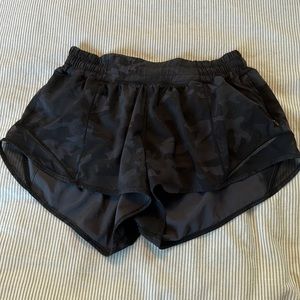 grey camo lululemon hottie hot shorts